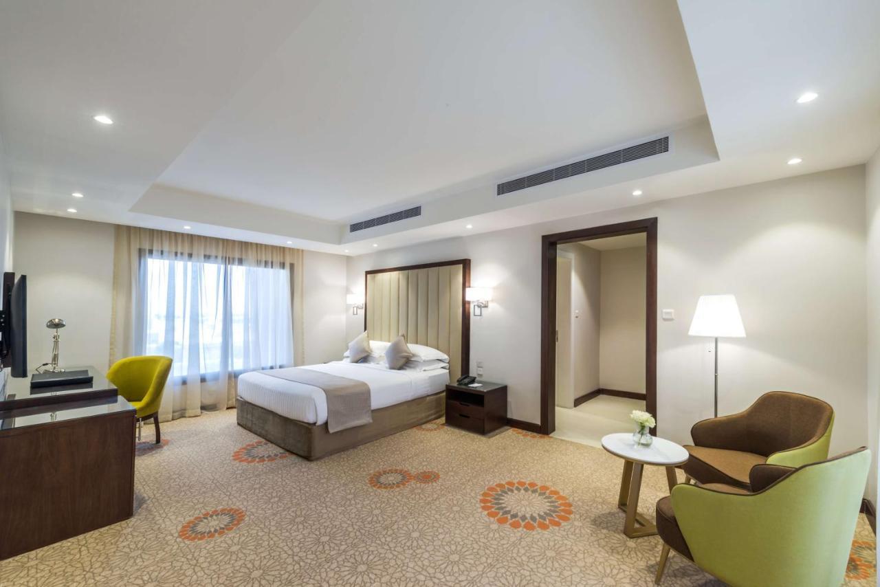 Best Western Plus Al Qurayyat City Center ภายนอก รูปภาพ