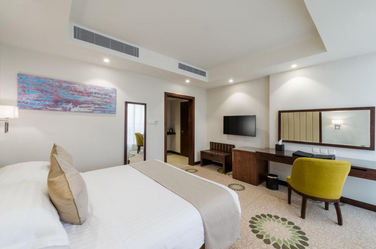 Best Western Plus Al Qurayyat City Center ภายนอก รูปภาพ