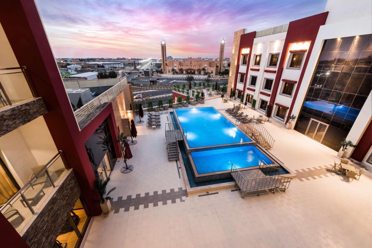 Best Western Plus Al Qurayyat City Center ภายนอก รูปภาพ