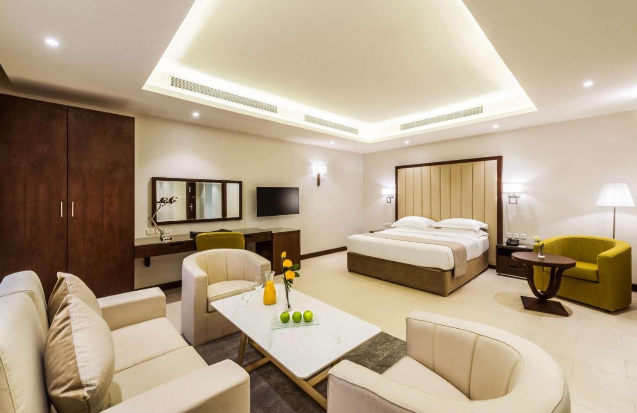 Best Western Plus Al Qurayyat City Center ภายนอก รูปภาพ