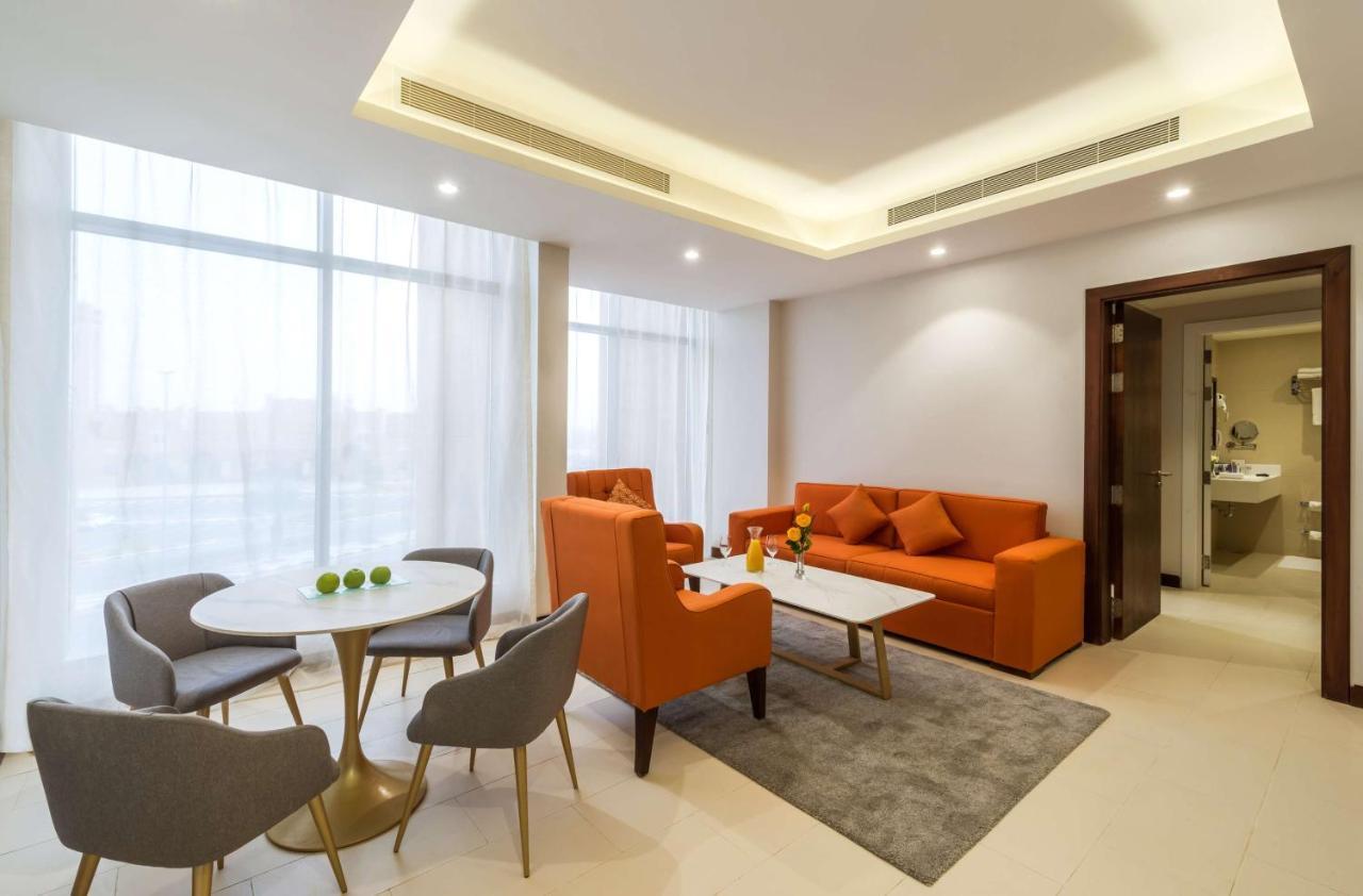 Best Western Plus Al Qurayyat City Center ภายนอก รูปภาพ